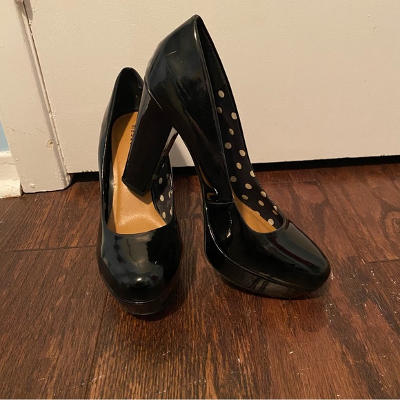 Madden Girl Black PATENT Leather Pumps with Platform - Picture 9 of 14